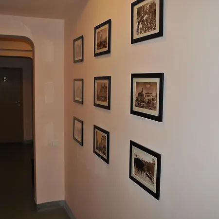 Hostel Vogue *
