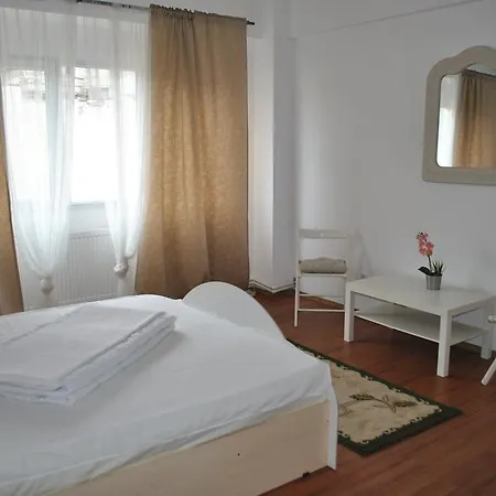 Hostel Vogue *
