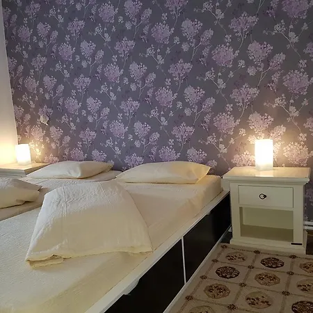 Hostel Vogue Bükreş